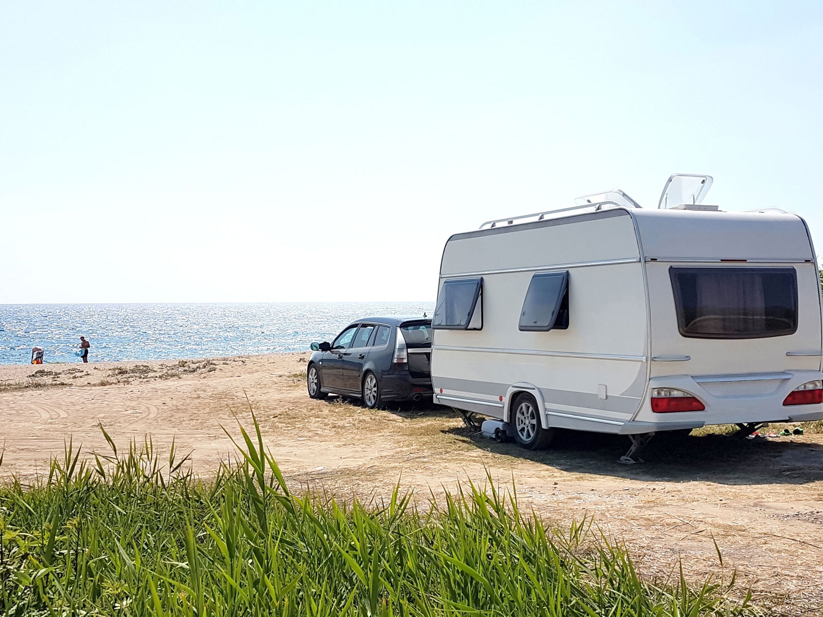 Campingvogn-ved-vand