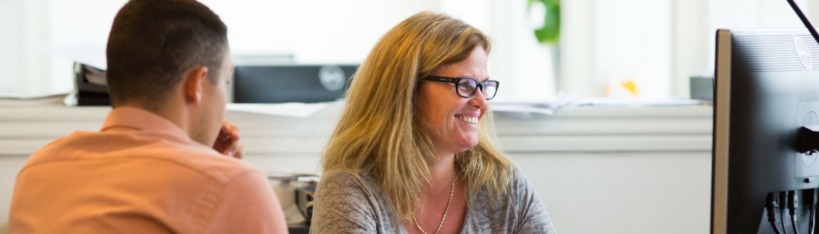 Billede af kunde og personlig rådgiver i Lån & Spar